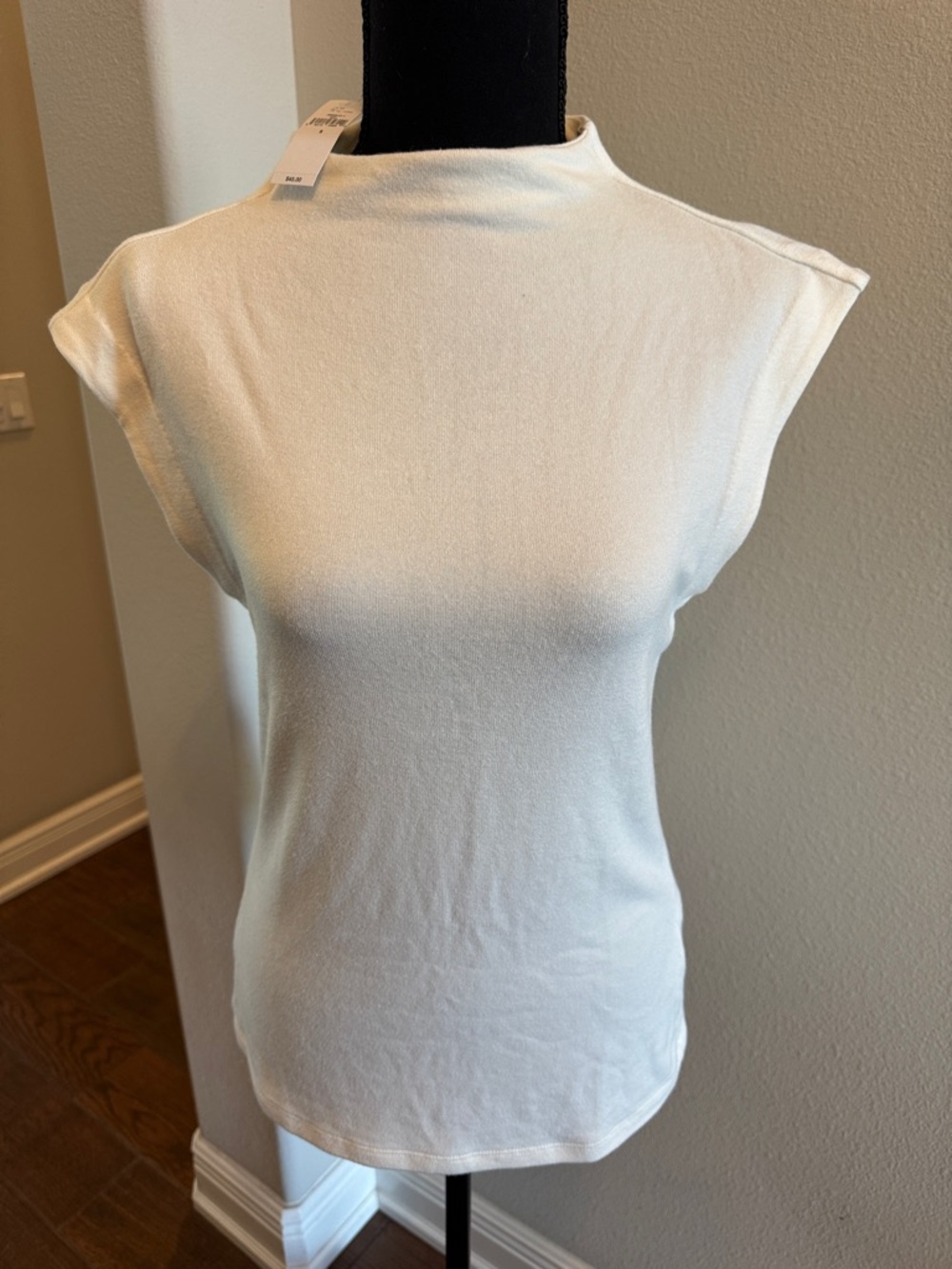 Banana Republic Cream Mock Neck Cap-Sleeve S NWT